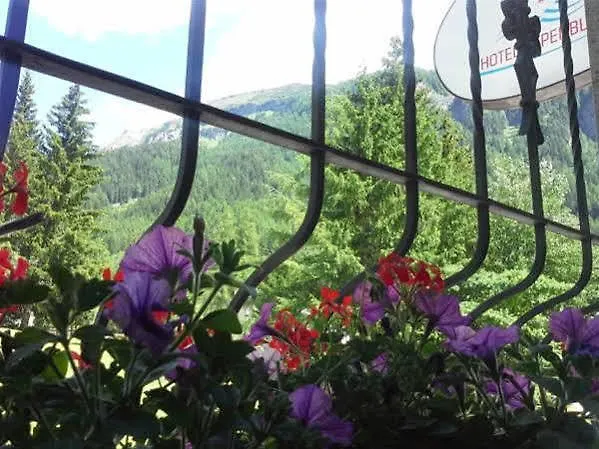 Alpenblick-leukerbad-therme Leukerbad