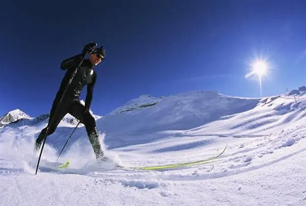 מלון Alpenblick-leukerbad-therme 3*