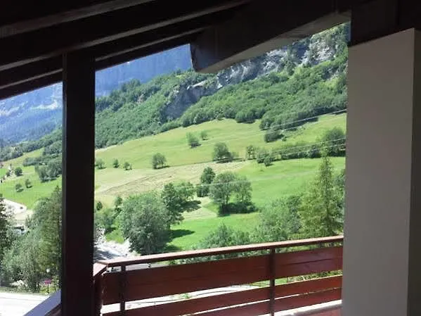 Alpenblick-leukerbad-therme